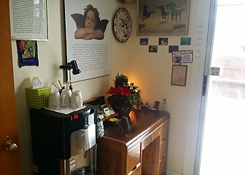 Rory Batchilder, RP - RORY BATCHILDER PSYCHOTHERAPY - Ottawa, ON Thérapeutes - Hospital Interior Image