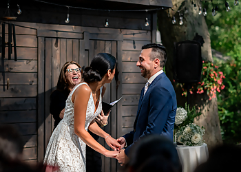 Montreal
Célébrants De Mariage
Rose Gold Celebrations image 1