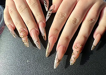 Ryna's Nails Wellington - London, ON Salons De Manucure - Nail Enhancements