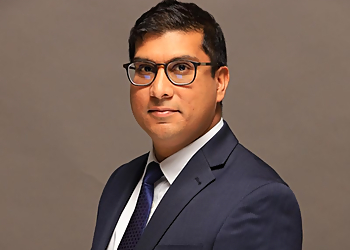 Sachin Ryan Kharbanda - Mississauga, ON Real Estate Lawyers - Lawyer Portrait Image