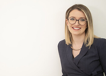 Hamilton employment lawyer Sarah Molyneaux - MCMAHON MOLYNEAUX HENRIQUEZ LABOUR & EMPLOYMENT LAWYERS