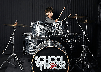School of Rock Orleans - Ottawa, ON Écoles De Musique - Practice Image