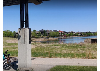 Winnipeg hiking trail Seine River Greenway’s Trail
