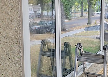 Edmonton gutter cleaner Shine Above