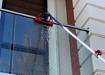 Surrey window cleaner Shine City