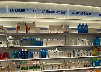 Shoppers Drug Mart - Kelowna, BC Pharmacies - Pharmacy Interior Image