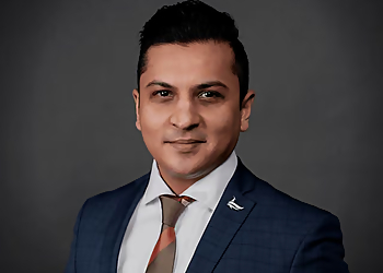 Shounak Mehta - JURISCORP LAW Shounak Mehta - Edmonton, AB Business Lawyers - Lawyer Portrait Image