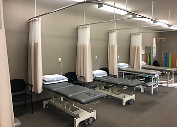 Shreya Shah, PT - PT HEALTH-CHATHAM PHYSIOTHERAPY - Chatham, ON Physiothérapie - Treatment Room Image