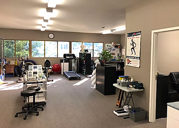 Shreya Shah, PT - PT HEALTH-CHATHAM PHYSIOTHERAPY - Chatham, ON Physiothérapie - Clinic Interior Image