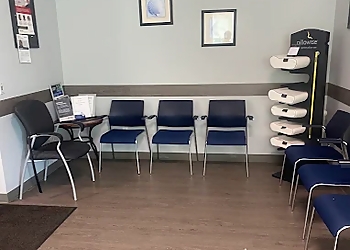 Shreyas Pol, PT - PT HEALTH-BARRIE PHYSIOTHERAPY - Barrie, ON Physiothérapie - Waiting Room