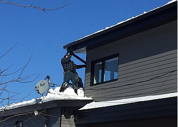 Quebec gutter cleaner Signature Gouttières