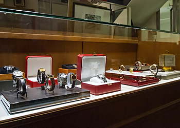 Montreal pawn shop Signature Jewelers Loans