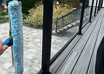 Sudbury window cleaner Signature Property Care Inc.