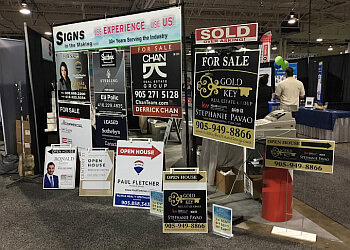 Aurora Magasins de enseignes Signs in the Making, Inc.