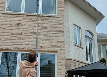 Barrie window cleaner Simcoe County Window Cleaner