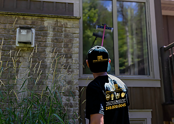 Orillia window cleaner Simcoe Home Solutions