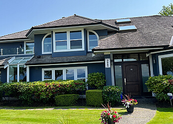 Richmond window cleaner SimplyProperty, Inc.