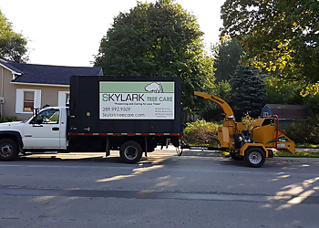 Skylark Tree Care Inc. Skylark Tree Care Inc. - Oshawa, ON Services d'arboriculteur - Truck Image