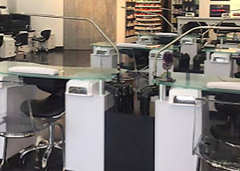 Regina Spas Slayed Esthetics Lounge