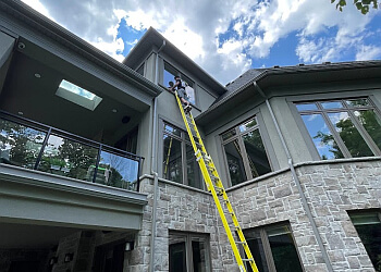 Brampton gutter cleaner Sleek Home Detailing