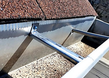 Toronto gutter cleaner Solid Eavestrough