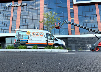 Drummondville window cleaner Solutions L & R