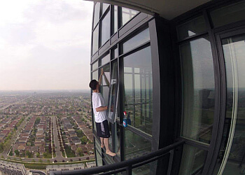 Medicine Hat window cleaner Sonshine Window Cleaning Corp