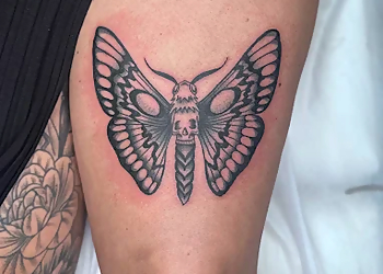 SorryMom Tattoo - Saint Jerome, QC Salons de tatouage - Service Highlights