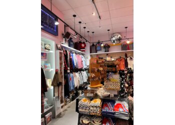 Quebec Boutiques De Cadeaux Souvenirs du Lys