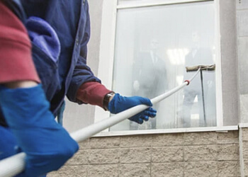 Medicine Hat window cleaner Spar-Clean Windows and Homes