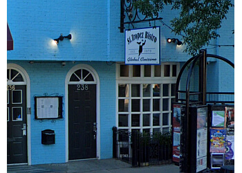 St. Tropez Bistro - Saskatoon, SK Cuisine Française - Restaurant Exterior Image