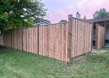 Kawartha Lakes Entrepreneurs En Clôtures Stagg Fencing and Contracting