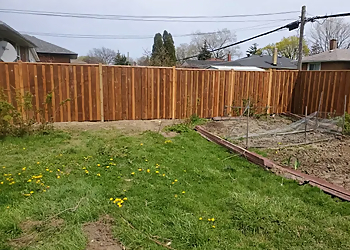 Mississauga fencing contractor Standard Fencing Mississauga
