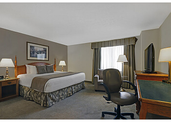 Orillia hotel Stone Gate Inn