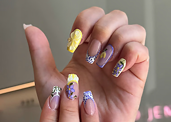 Montreal nail salon Studio JenJen 
