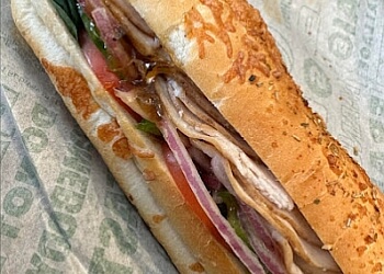 Winnipeg sandwich shop Subway image 1