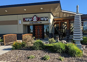 Sherwood Park sushis Sumo Sumo Sushi Bar & Grill