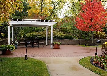 Sunrise of Erin Mills - Mississauga, ON Maisons De Retraite - Outdoor Space Image