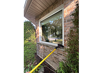 Sault Ste Marie window cleaner Superior Shine Services