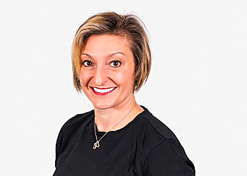 Susanne Robson, BMR-PT - PRAIRIE TRAIL PHYSIOTHERAPY & SPORTS INJURY CLINIC - Winnipeg, MB Physiothérapie - Doctor Portrait Image