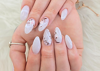 Chilliwack nail salon Sẽnorita Nailspa 