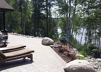 Barrie Paysagistes TOUGH OAKS Landscaping