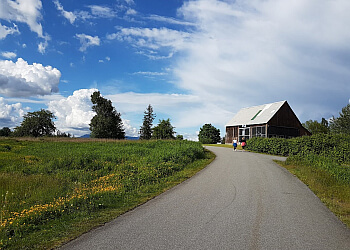 Surrey hiking trail Tynehead Regional Park