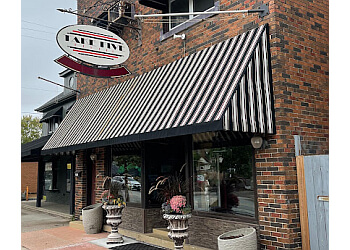 Windsor Restaurants de steak Take Five Bistro