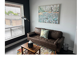 Oakville therapist Tej Neringer, RP - PIVOTAL COUNSELING