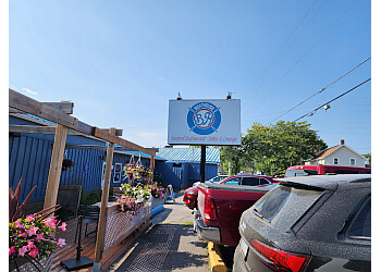 Belleville Restaurants De Fruits De Mer The Boathouse Seafood Restaurant And Waterfront Patio