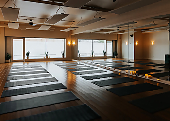 The Bright Side Studio - Waterloo, ON Cours de yoga - Studio Image