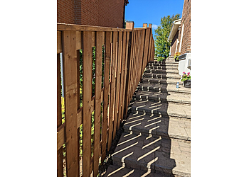 Barrie fencing contractor The Fencing Crew