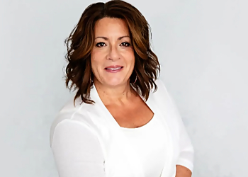 The Kim Robinson Team - Welland, ON Real Estate Agents - Professional Agent Image