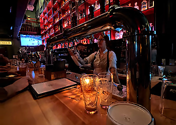 The King Hall - Sherbrooke, QC Sports Bars - Restaurant Interior Image